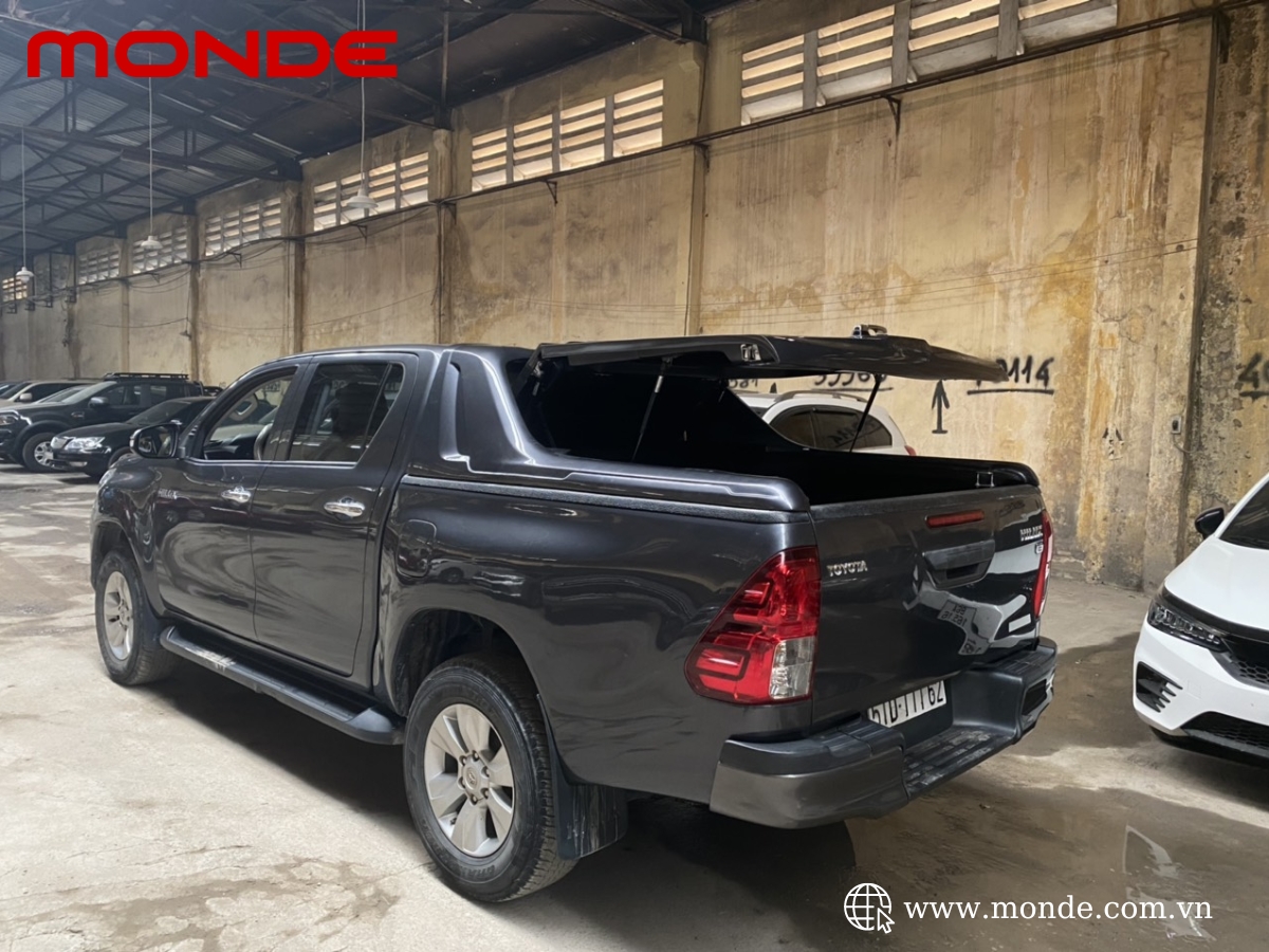 Nắp Thùng Thấp Xe Toyota Hilux: Thiết Kế Tinh Tế, Bảo Vệ Hoàn Hảo