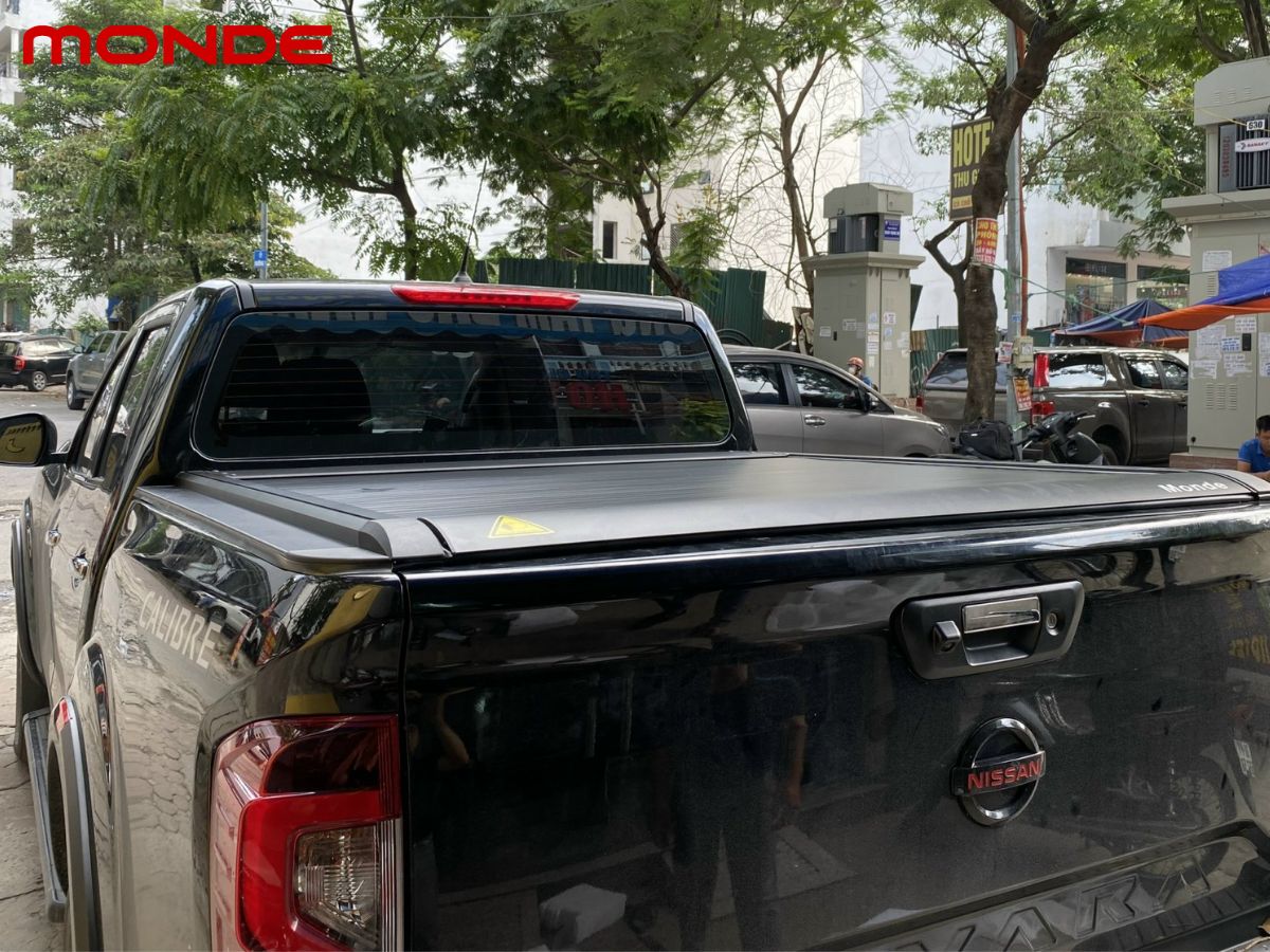 Nắp thùng cuộn điện Navara tiện nghi giúp tối ưu công năng sử dụng cho xe bán tải