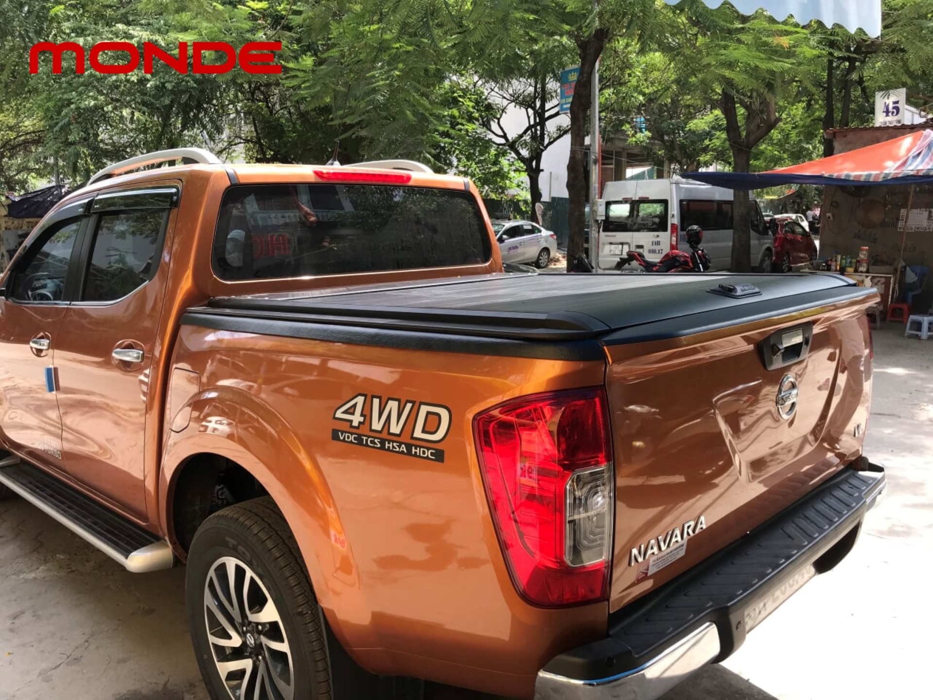 Nắp Thùng Xe Thấp Nissan Navara - Giải Pháp Bảo Vệ Toàn Diện Cho Xe Của Bạn