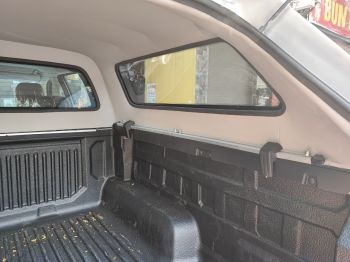 Lót thùng nhựa ford ranger