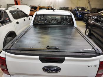 Nắp thùng bán tải ford ranger 2023